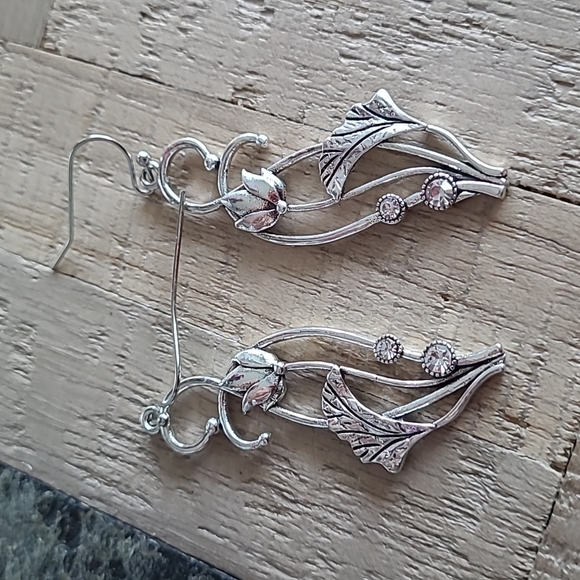 Dream Garden Earrings - Picture 1 of 4